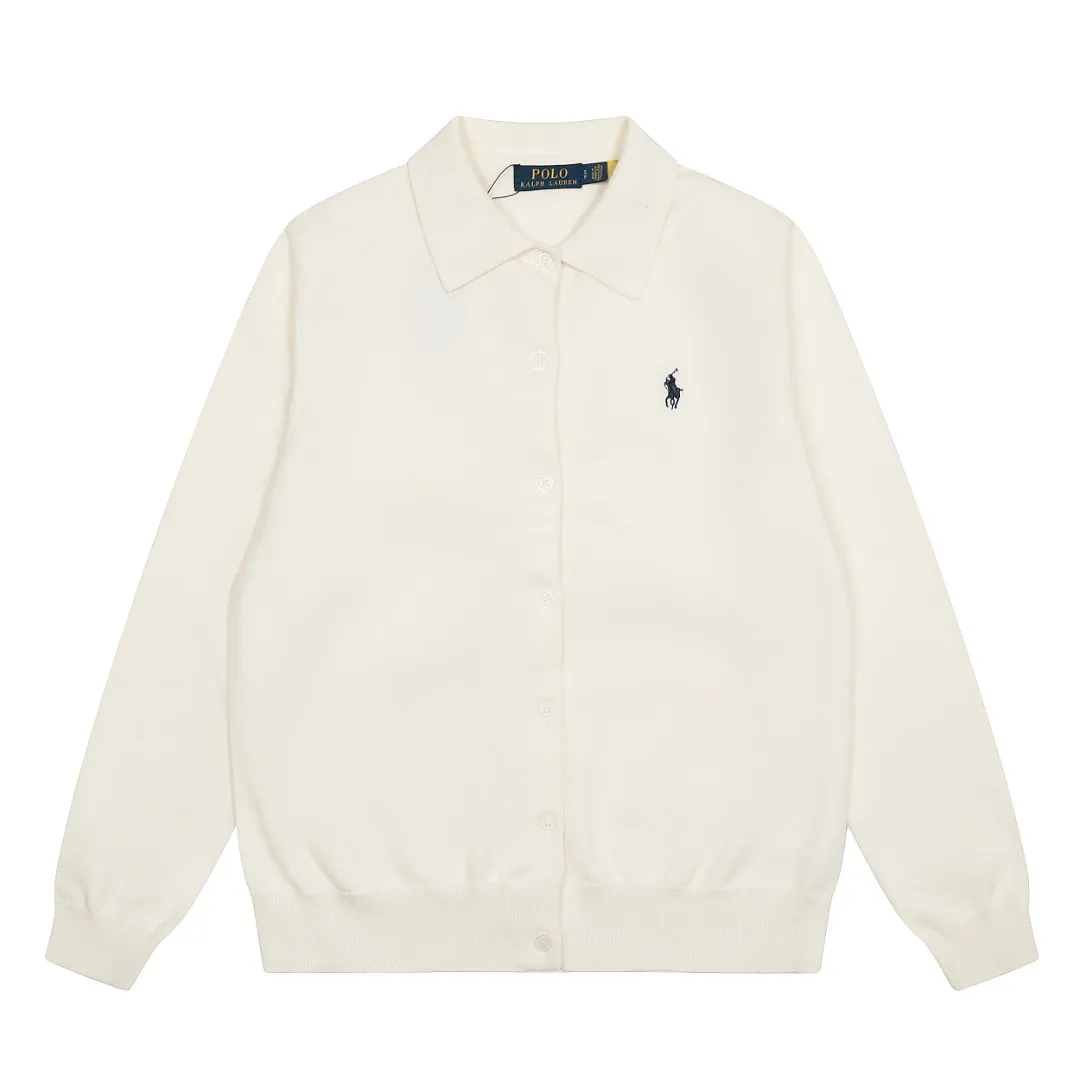 P210 Top quality" Style number: DS210# (not off the shelves all year round) [Ralph Lauren lapel solid color basic pony embroidered logo knitted cardigan long sleeves] ✅Ralph Lauren Ralph Lauren classic basic goddess versatile plain knit lapel cardigan long-sleeved small jacket ✅Main supply platform live broadcast Wholesale entities ✅ZP quality 1:1 version Scan the code to enter the GF website Counter quality ✅Detailed quality The only one in Guangzhou Imported quality cotton yarn Focusing on high-end, cost-effective, and good quality. Needless to say, the version is restored to the original. Loose, comfortable and stress-free. Simple is high-end. Classic is timeless. ✅The upper body is simple and easy to match. A must-have for goddess ootd. Good-looking clothes are never picky. A must-have in the goddess’ wardrobe. Size: S-XL. Color: black, white, gray, navy blue, khaki, pink, apricot, light blue, green, Chinese red.